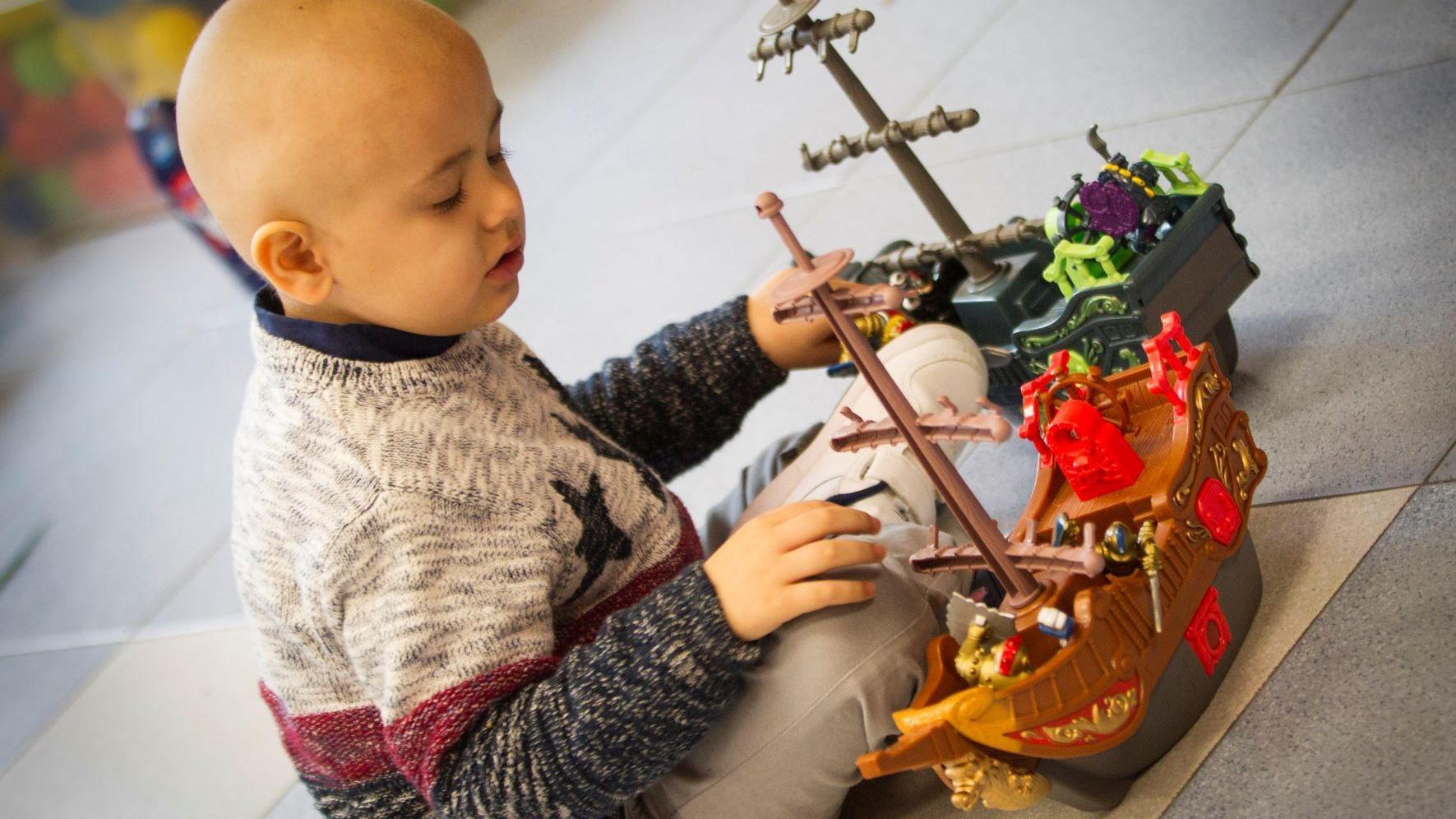 ¿Jugamos? Niños y niñas no dicen: "Tuve un día difícil ¿podemos hablar?". Dicen: "¿Juegas conmigo?".