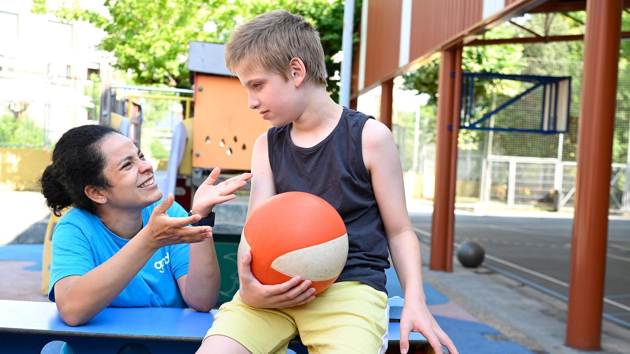Aprendizaje de habilidades sociales y juego para menores con trastornos del espectro del autismo