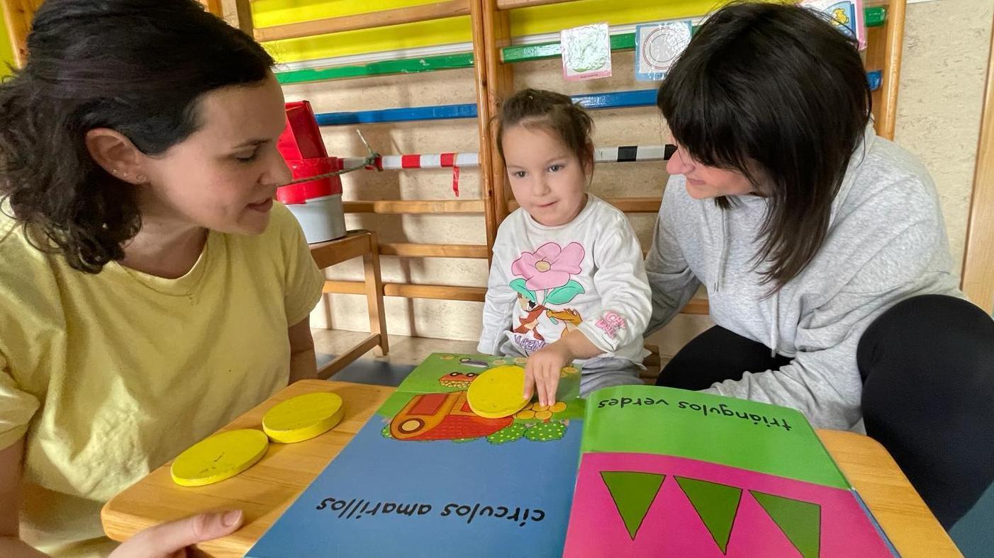 "Acompañando desde el principio" a niños y niñas con parálisis cerebral y sus familias