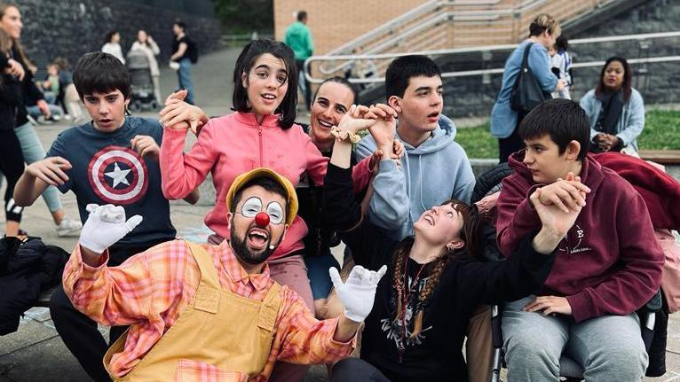 Programa de diversión y entretenimiento para personas con autismo