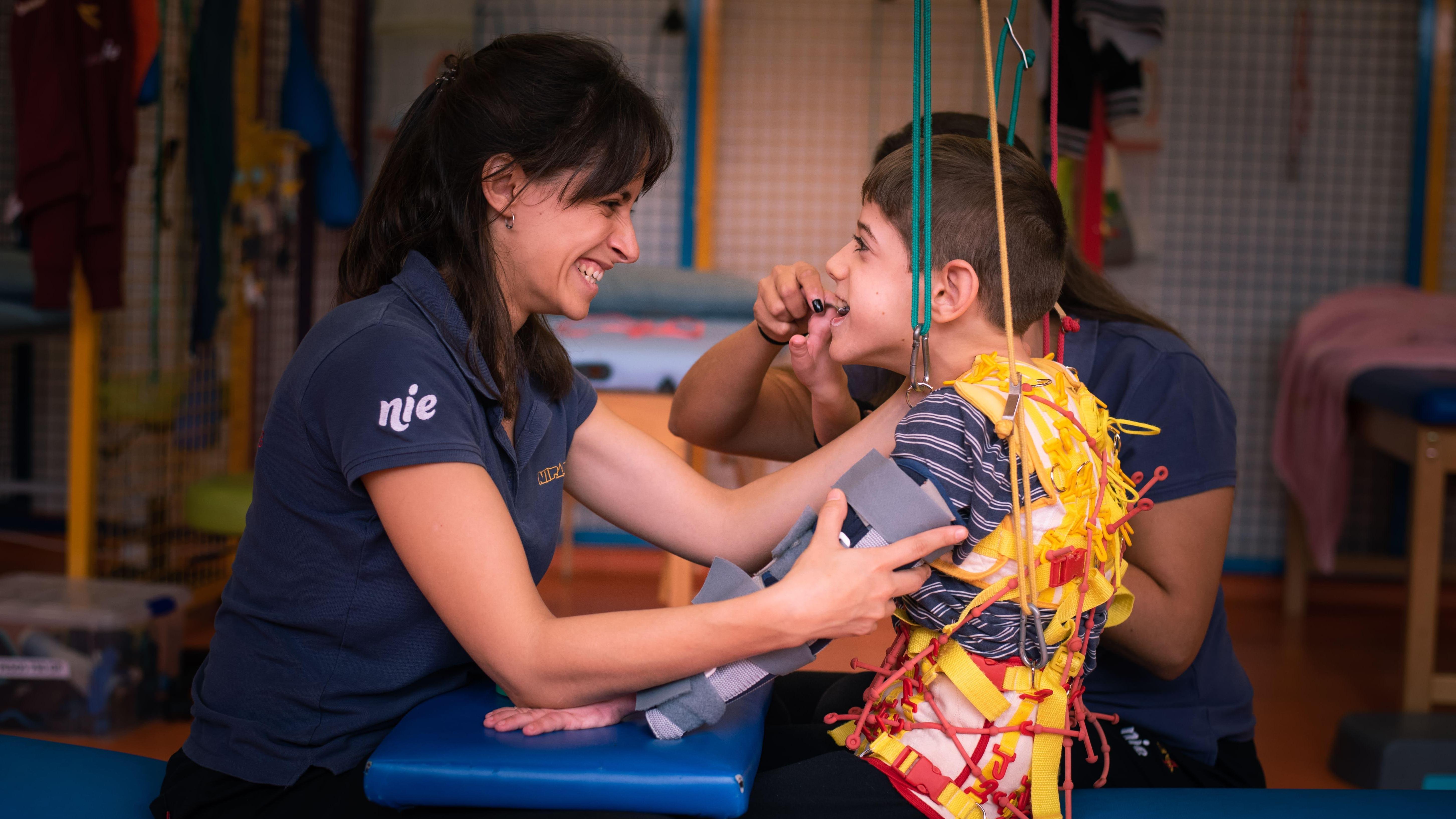 Programa de rehabilitación intensiva con órtesis Spidersuit para niños con parálisis cerebral