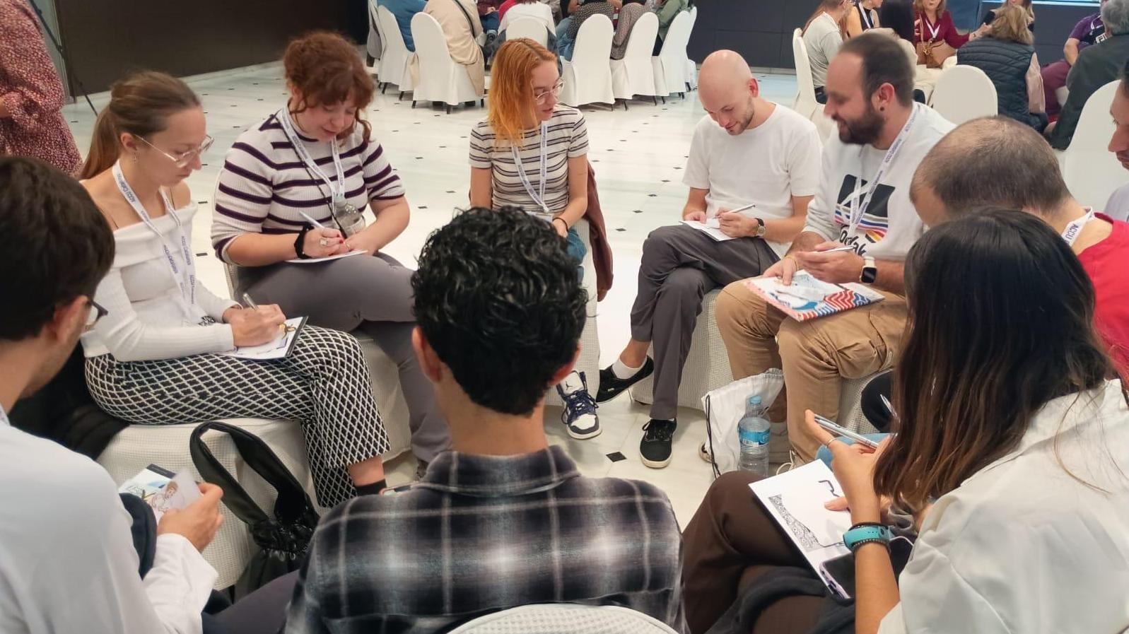 'In/visible' - Programa de salud emocional para jóvenes con Crohn y Colitis