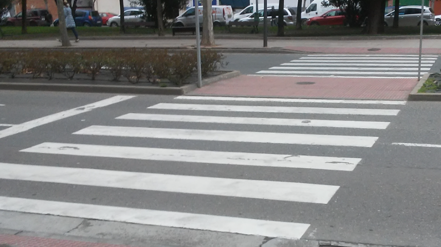 Mejora del paso de peatones en Carmen Medrano con rotonda del olivo