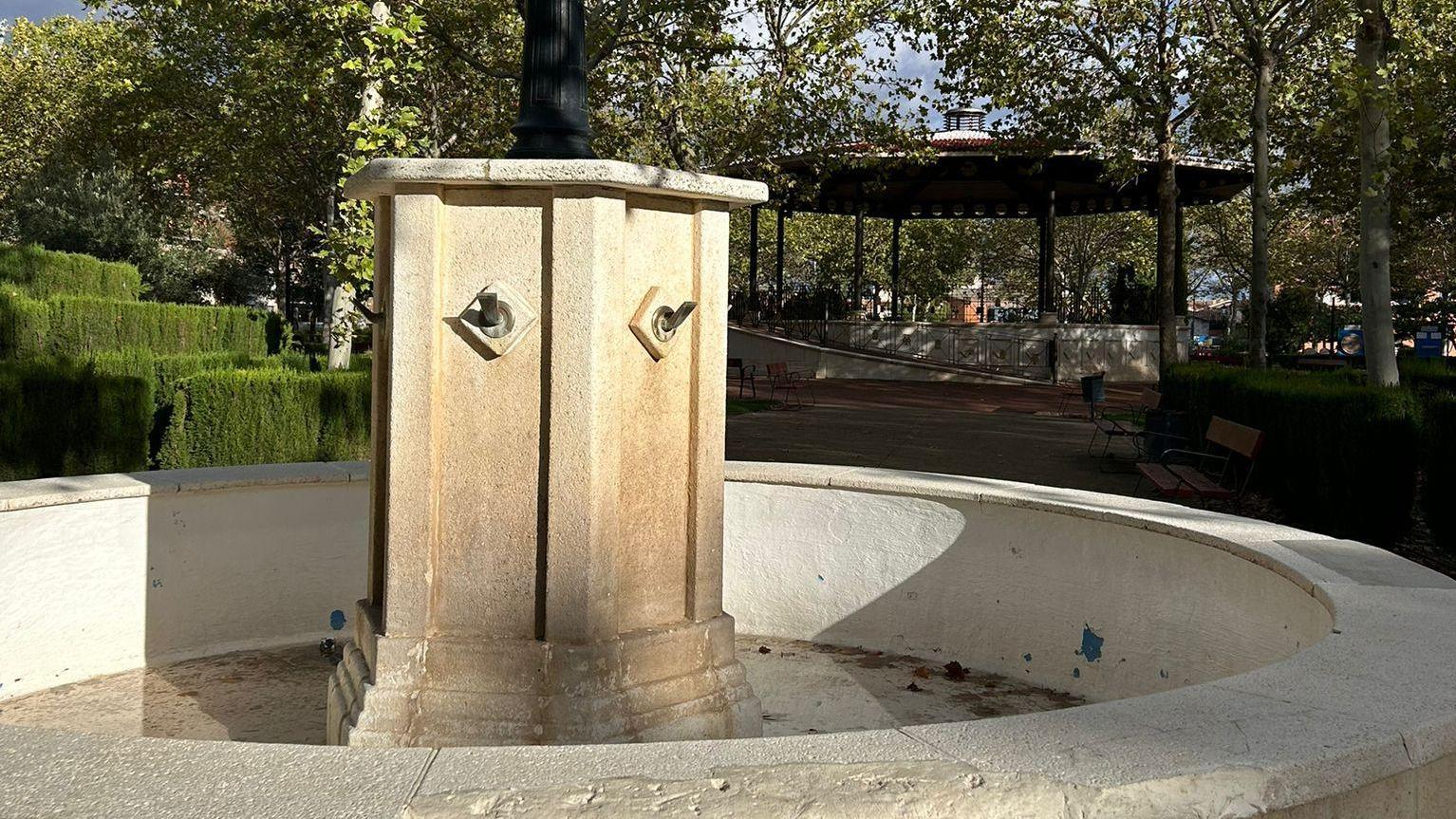 RESTAURACIÓN FUENTES - PARQUE REINA Mª CRISTINA